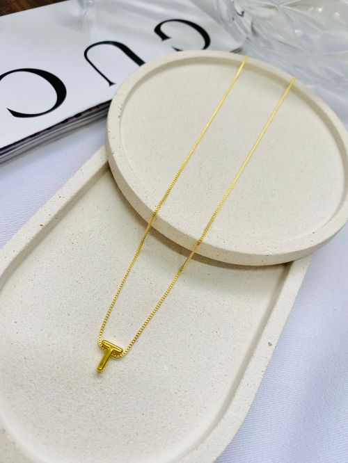 Colar Inicial Minimalista Dourado