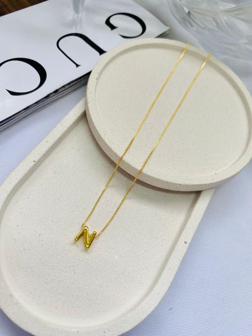 Colar Inicial Minimalista Dourado