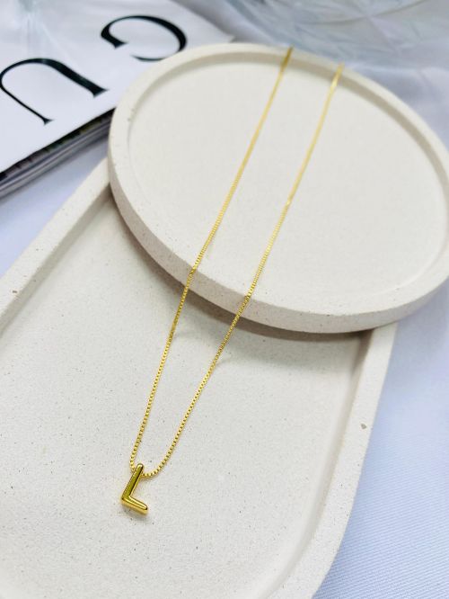 Colar Inicial Minimalista Dourado