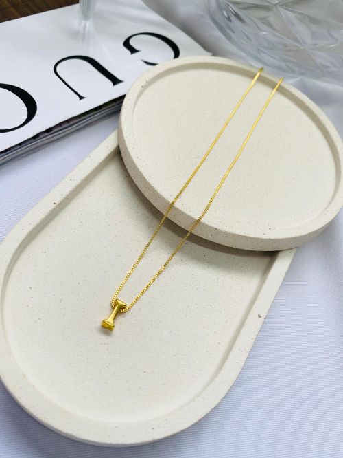 Colar Inicial Minimalista Dourado