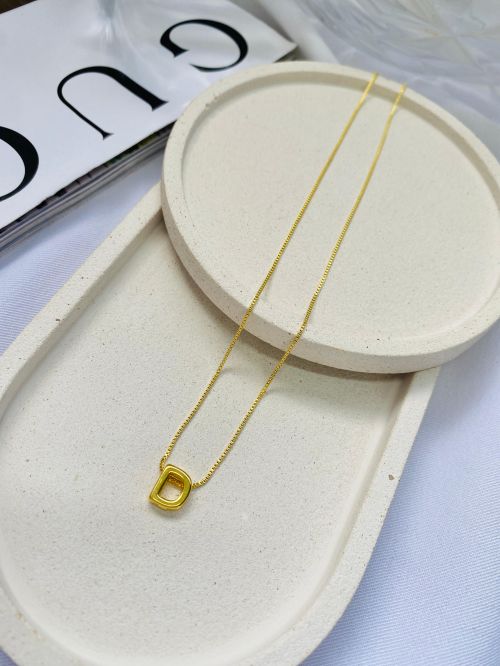 Colar Inicial Minimalista Dourado