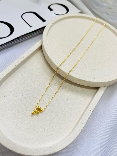 Colar Inicial Minimalista Dourado