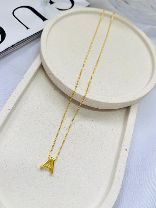 Colar Inicial Minimalista Dourado