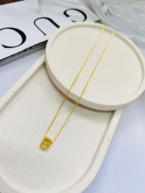 Colar Inicial Minimalista Dourado