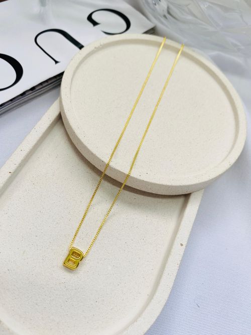 Colar Inicial Minimalista Dourado
