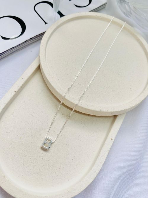 Colar Inicial Minimalista Prata