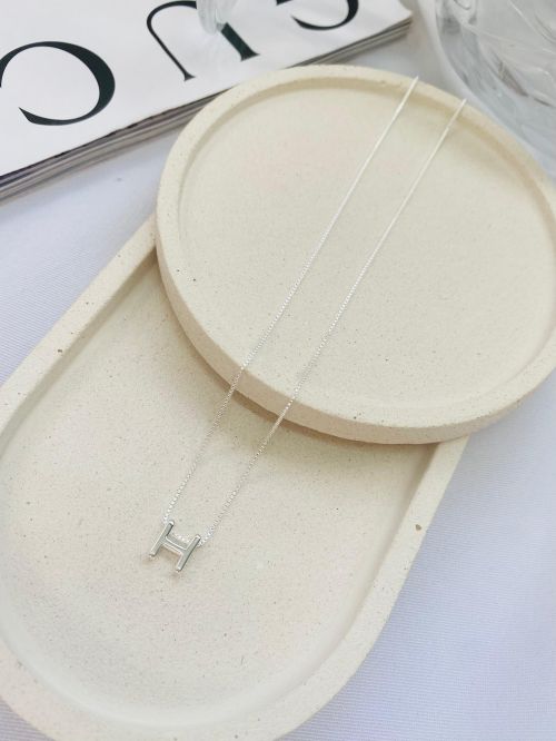 Colar Inicial Minimalista Prata