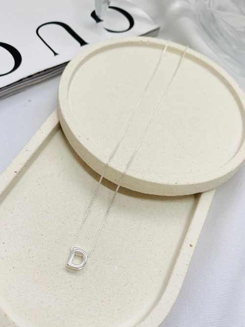 Colar Inicial Minimalista Prata