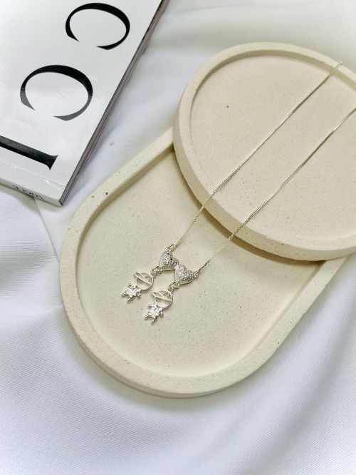 Colar Filhos Pingente de Cora��o Cravejado na Microzirc�nia Prata