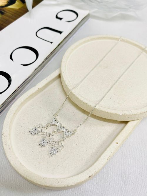 Colar Filhos Pingente de Cora��o Cravejado na Microzirc�nia Prata
