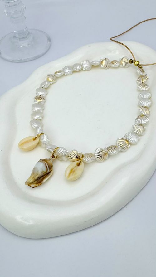 Chocker Conchas de B�zios Dourado