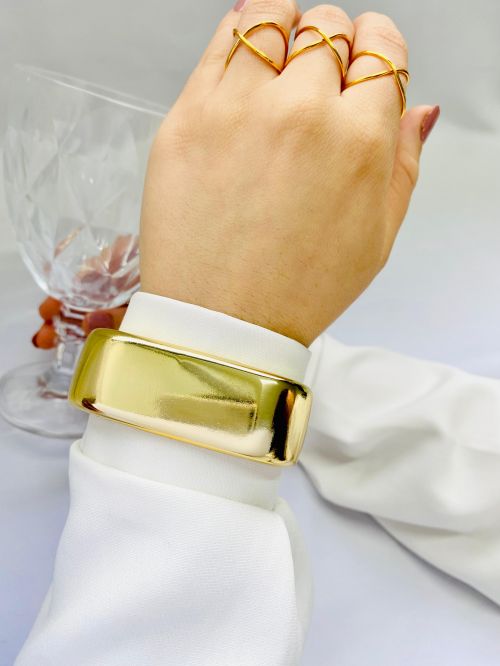 Bracelete Quadrado Laminado Dourado