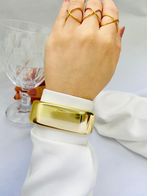Bracelete Quadrado Laminado Dourado