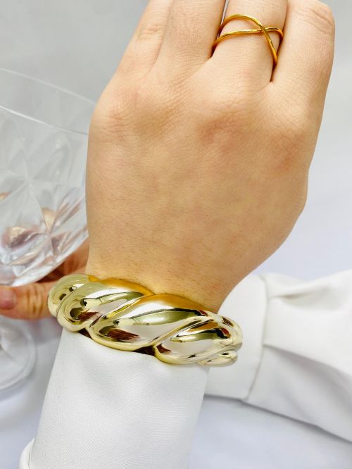 Bracelete Tran�ado Laminado Dourado