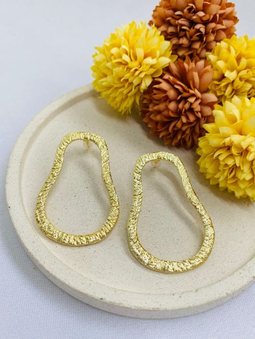 Brinco Organico Texturizado Dourado