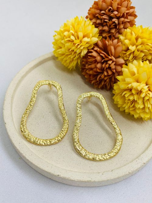 Brinco Organico Texturizado Dourado