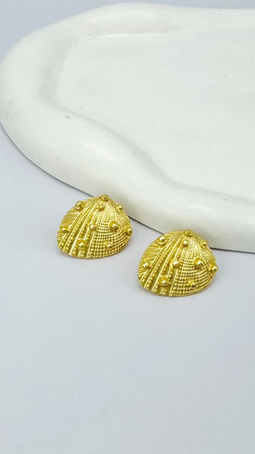 Brinco Concha Chic Texturizado Dourado