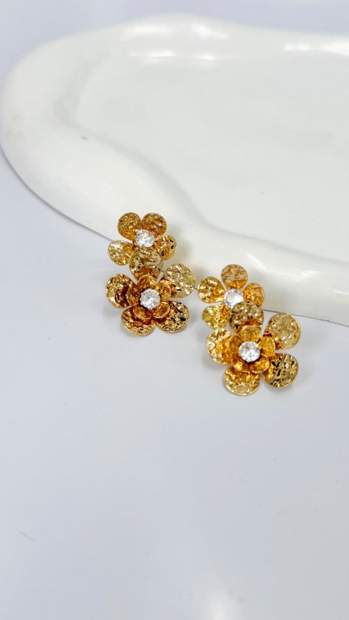 Brinco Duplo Flor Brilhante Texturizado Dourado