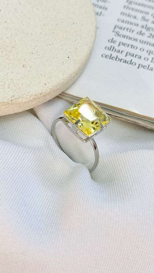 Anel Virginia Inspira��o Moissanite Quadrado Prata