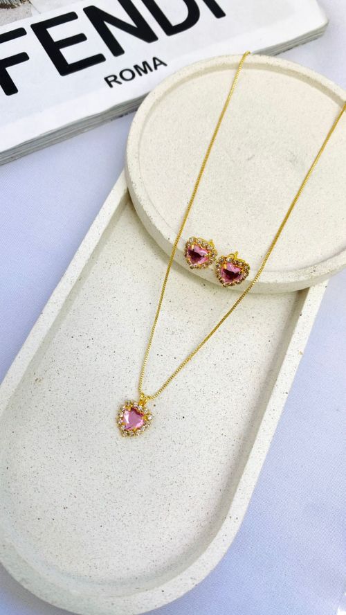 Conjunto Cora��o Realeza Cravejado Dourado