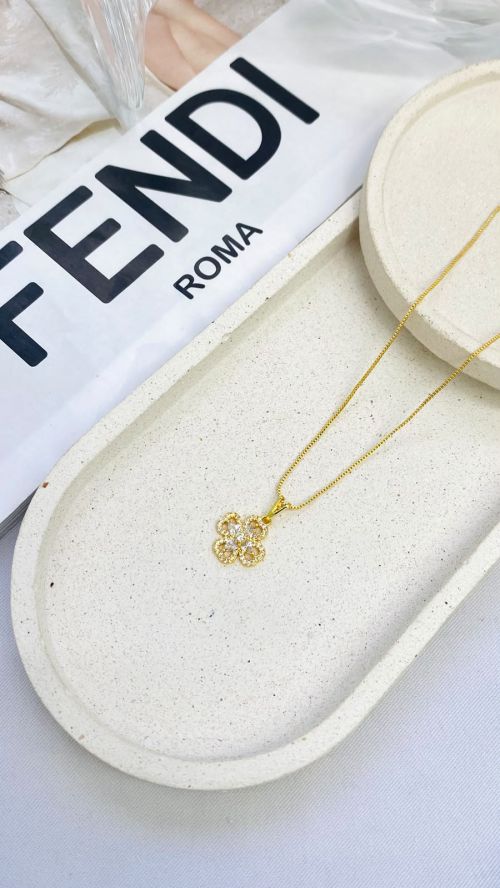 Colar Trevo de Quatro Folhas Luxo Dourado