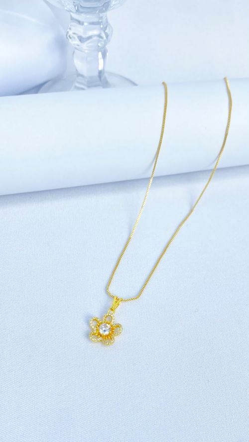 Colar Flor Serena Dourado