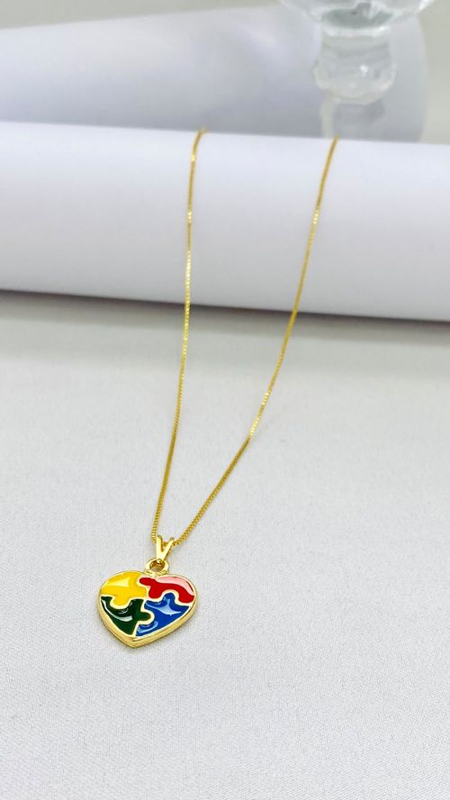 Colar Cora��o Autismo Dourado