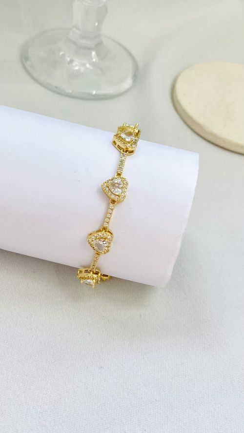 Pulseira Cora��o Glamour Inspira��o Swarovisk Dourado