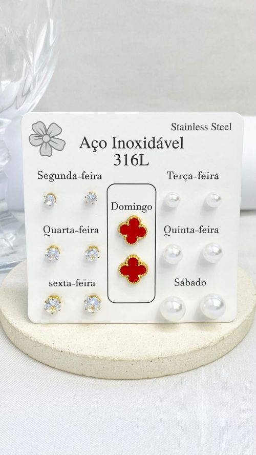 Semaninha Trevo Ponto de Luz e Perola Dourado A�o Inox