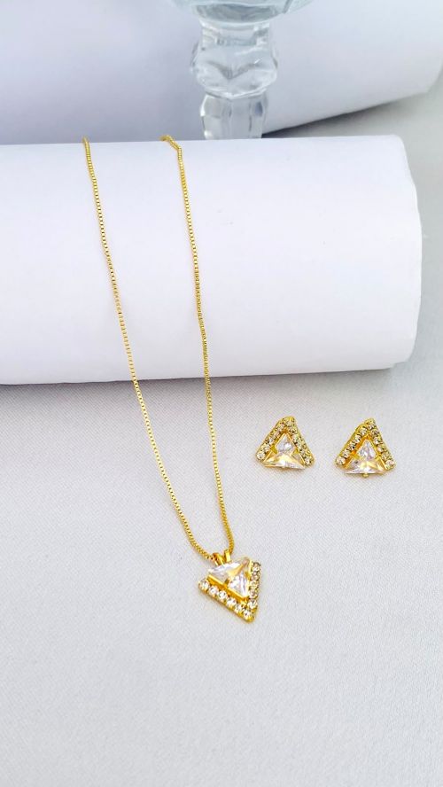 Conjunto Tri�ngulo de Diamante Dourado