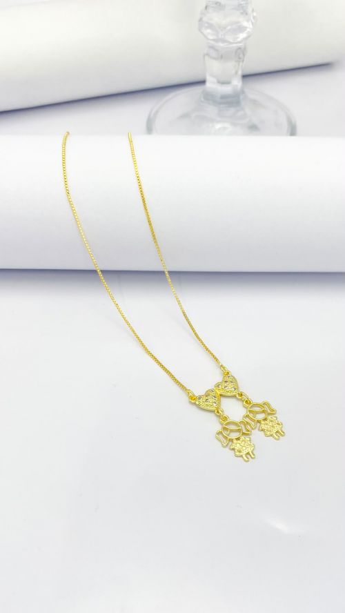 Colar Filhos Pingente de Cora��o Cravejado na Microzirc�nia Dourado