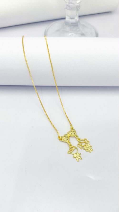 Colar Filhos Pingente de Cora��o Cravejado na Microzirc�nia Dourado