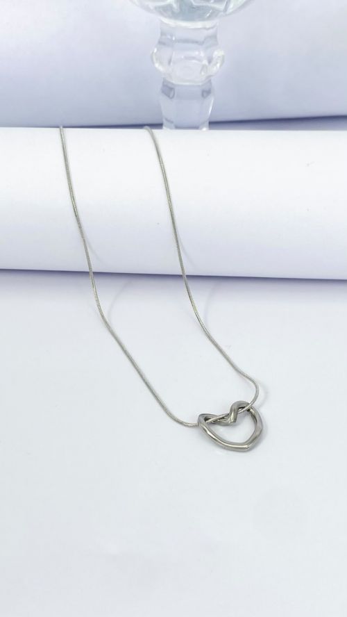 Colar Cora��o Entrelace Prata A�o Inox
