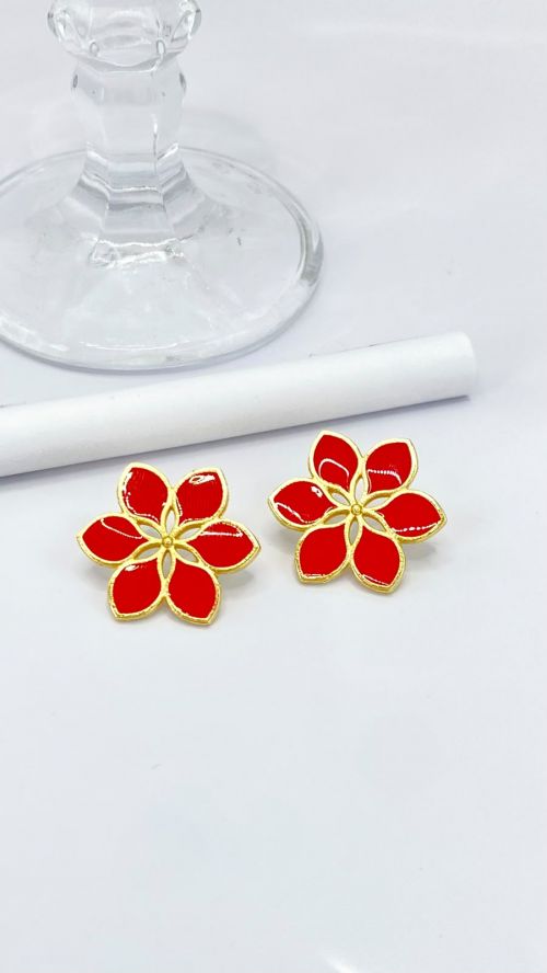 Brinco Flor Serena Esmaltada Dourado