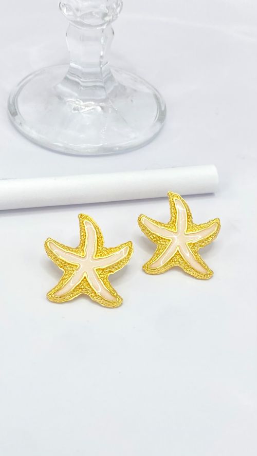 Brinco Estrela Praiana Esmaltado Dourado