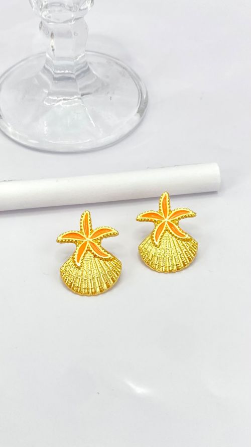 Brinco Concha Estrelada Esmaltado Dourado