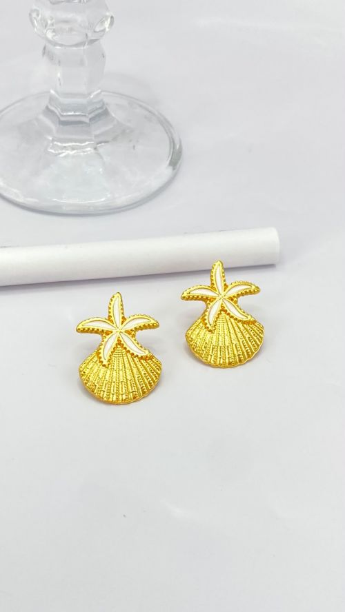 Brinco Concha Estrelada Esmaltado Dourado