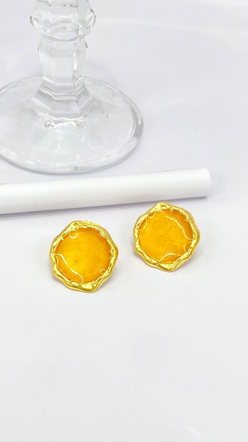 Brinco Circulo Organico Esmaltado Dourado