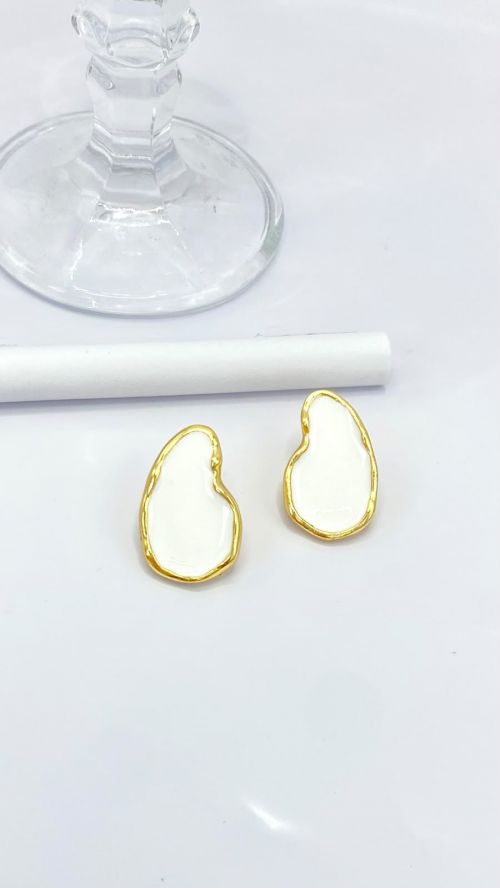 Brinco Maison Esmaltado Dourado