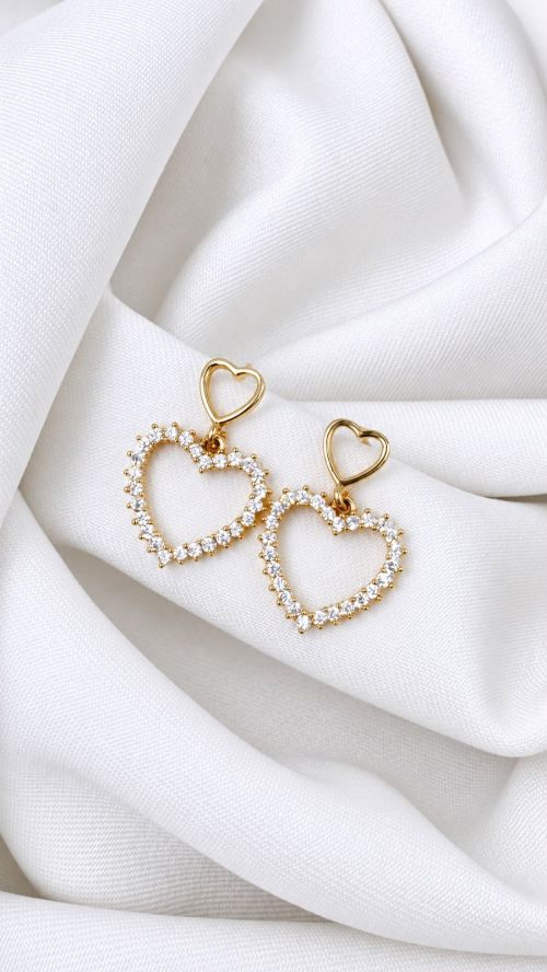 Brinco Duplo Cora��o Cravejado Cristal Dourado