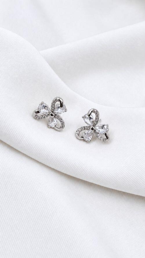 Brinco Flor Pet�la Cristalina Prata