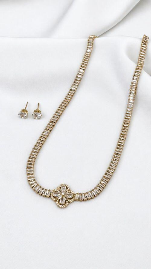 Conjunto Trevo Reluzente Dourado