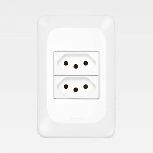 Conjunto Tomada Dupla 2P+T 10A PIAL PoP Suporte Placa 4x2 Branco Legrand LGX303