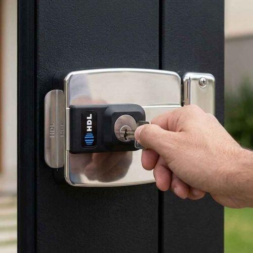 Fechadura Elétrica C90 STD HDL Para Porta Metal/Madeira Abre Para Fora Com Botão Inox HDL 90.01.03.030