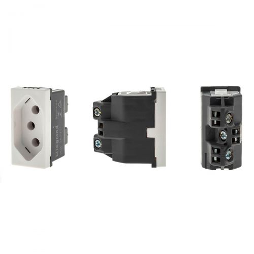 Conjunto 4x2 PIAL Plus+ c/ Interruptor Paralelo + Tomada 10A Branco Legrand 615078BC