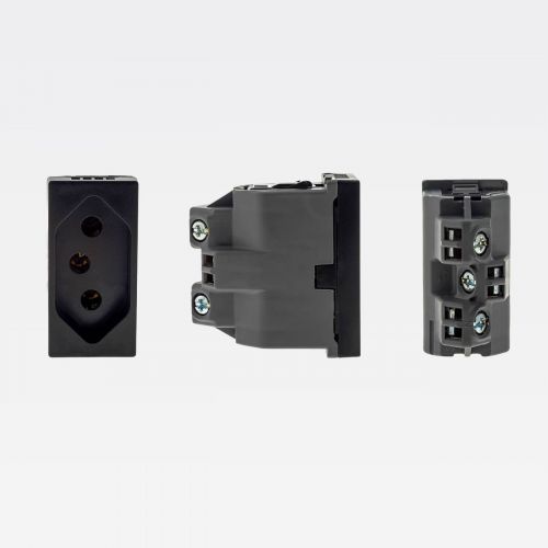 Conjunto Tomada Tripla c/ 1 Tomada 20A + 2 Tomadas 10A 4x2 PIAL Plus+ Legrand