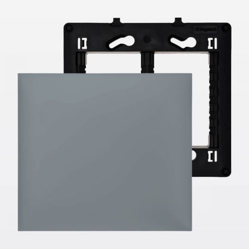 Conjunto 4x4 Placa Cega PIAL Plus+ Legrand