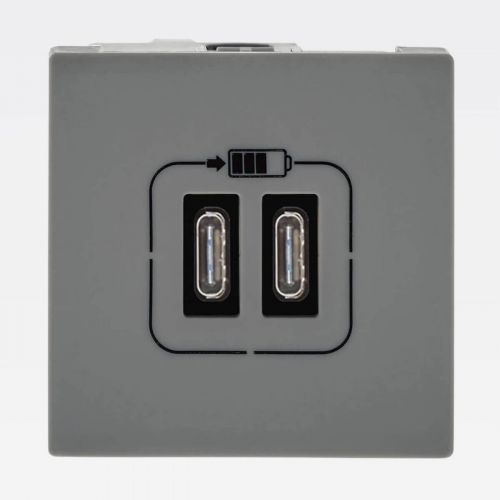 Conjunto 4x2 Tomada USB-C Dupla e Tomada 10A PIAL Plus+ Legrand