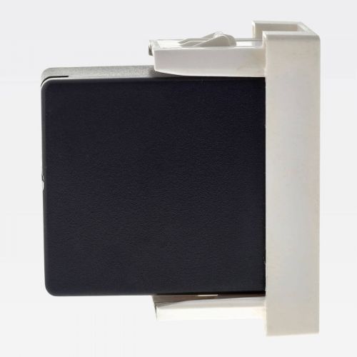 Conjunto 4x2 Carregador USB Simples 3000mA PIAL Plus+ Legrand