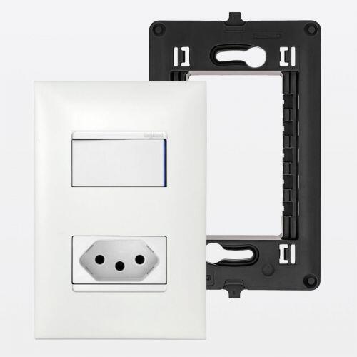 Conjunto 4x2 Tomada 20A + Interruptor Simples PIAL Plus+ Legrand